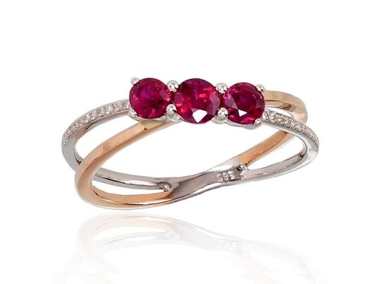 Zelta gredzeni ar dārgakmeņiem