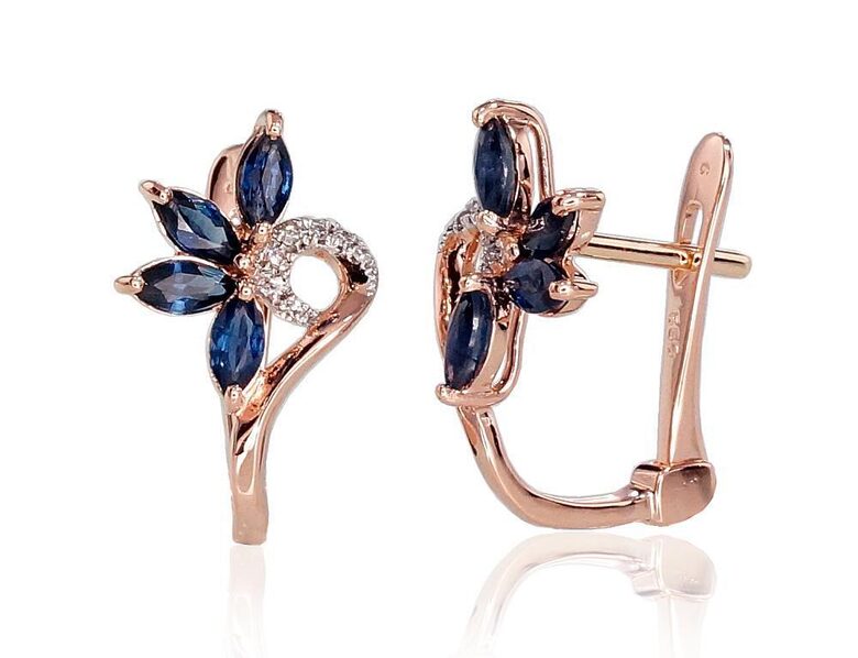 Zelta auskari ar safīru un briljantiem, “angļu” slēdzējs – 585° sarkanais zelts ar rodija pārklājumu