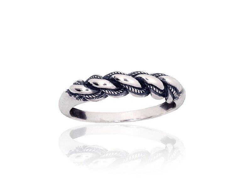 Женское серебряное кольцо «Namejs» с оксидом – размер 18