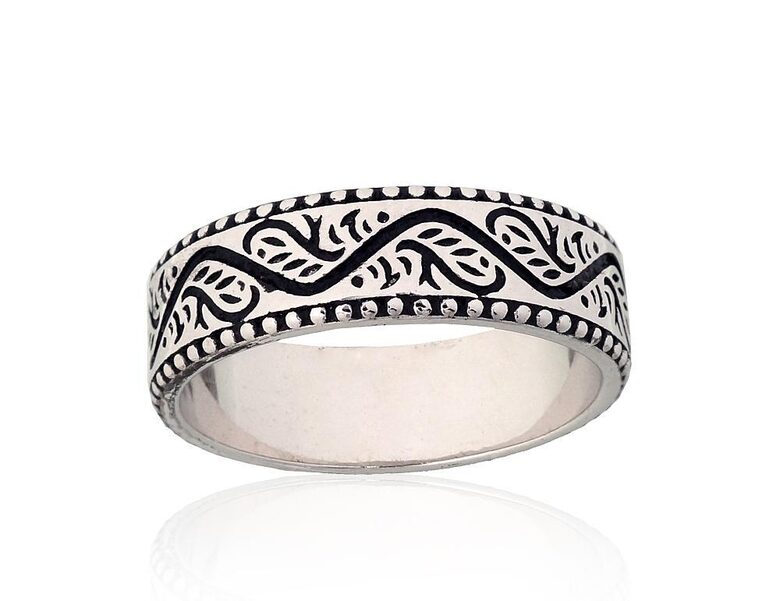 Sudraba gredzens – 925° sudrabs ar oksīda pārklājumu, 19. izm.