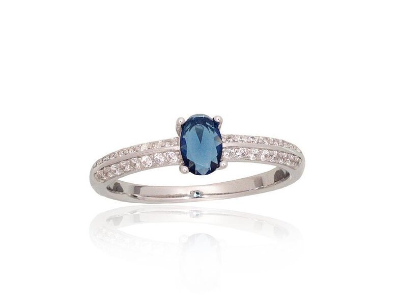 Sterling Silver Ring with Zirconia – Size 17.5