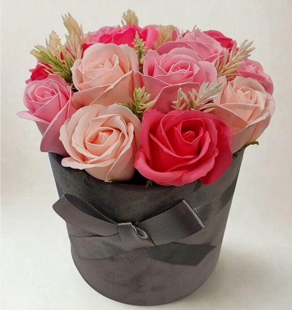 Ziepju ziedu galda dekors Rozā rozītes