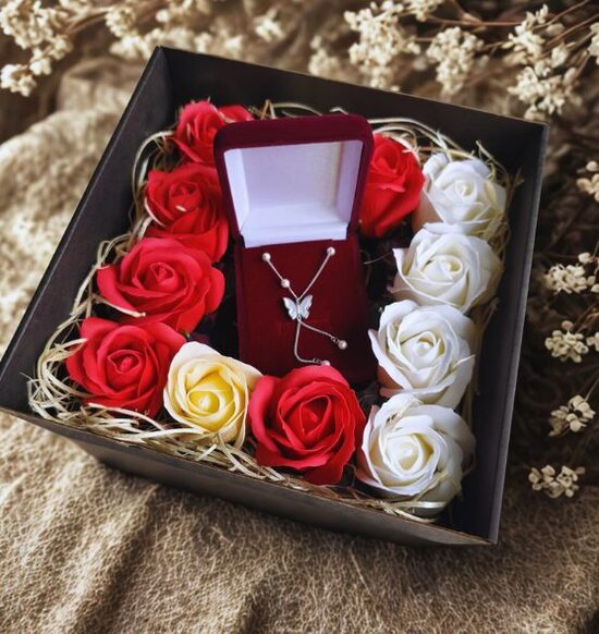 Gift Set for Women with Silver Necklace and Soap Roses (12 pcs)