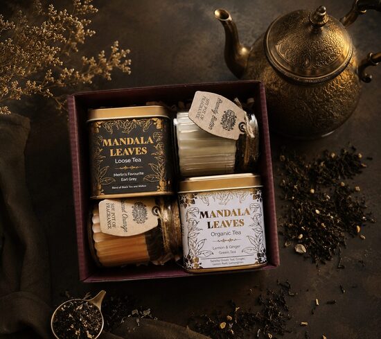 Gift Set with Tea and Soy Candles