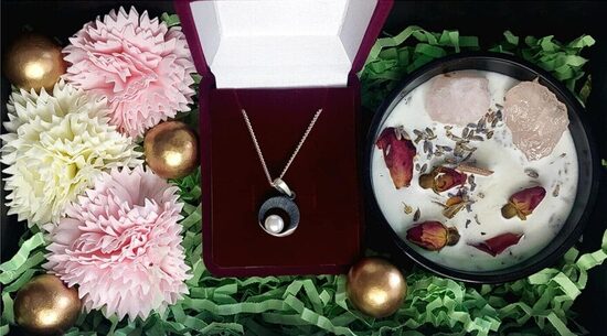 Exclusive Gift Set for Women with a Pearl