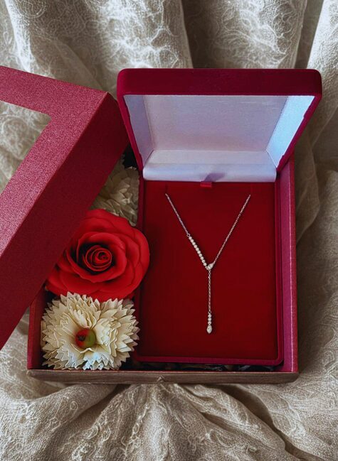 Gift set for women with silver necklace and soap flowers