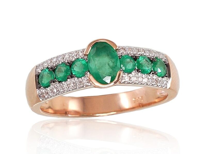 Zelta gredzens ar smaragdu un briljantiem, 585° sarkanais zelts ar rodija pārklājumu, 18 izmērs