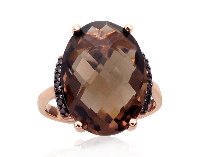 Zelta gredzens ar dūmu kvarcu un cirkoniem – 585° sarkanais zelts ar rodiju, izmērs 17.5