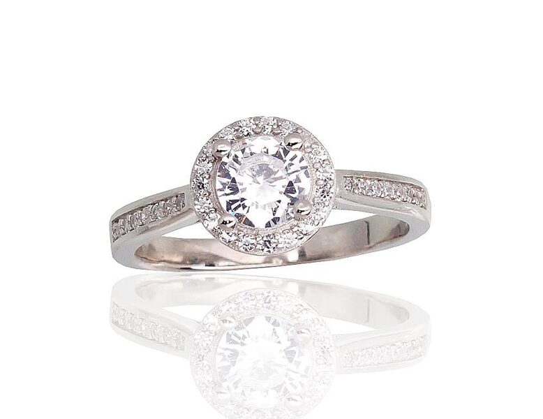 Silver ring with zirconia, size 17