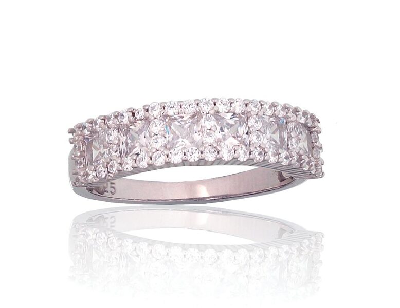 Sudraba gredzens ar cirkoniem, 17izm. 