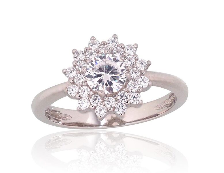 Sudraba saderināšanās gredzens ar cirkoniem 18 izm. – 925°, rodija pārklājums