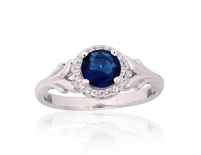 Sieviešu sudraba gredzens, ar cirkoniem, 17,5 izm. 