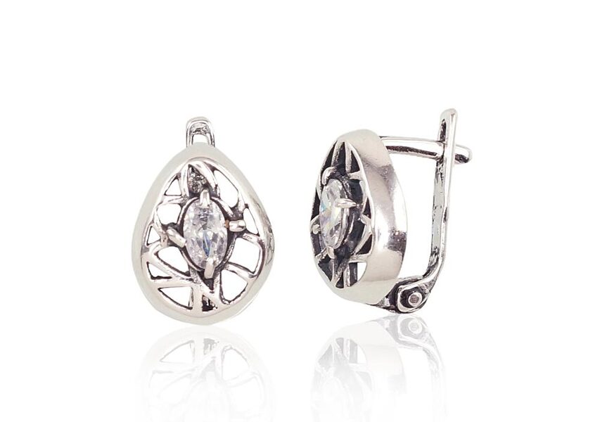 Серебряные серьги с «английским» замком, оксидным покрытием и циркониями