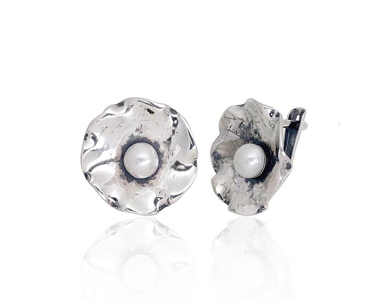 Women’s silver earrings with English lock – oxidized 925 silver, pearls, 18 mm