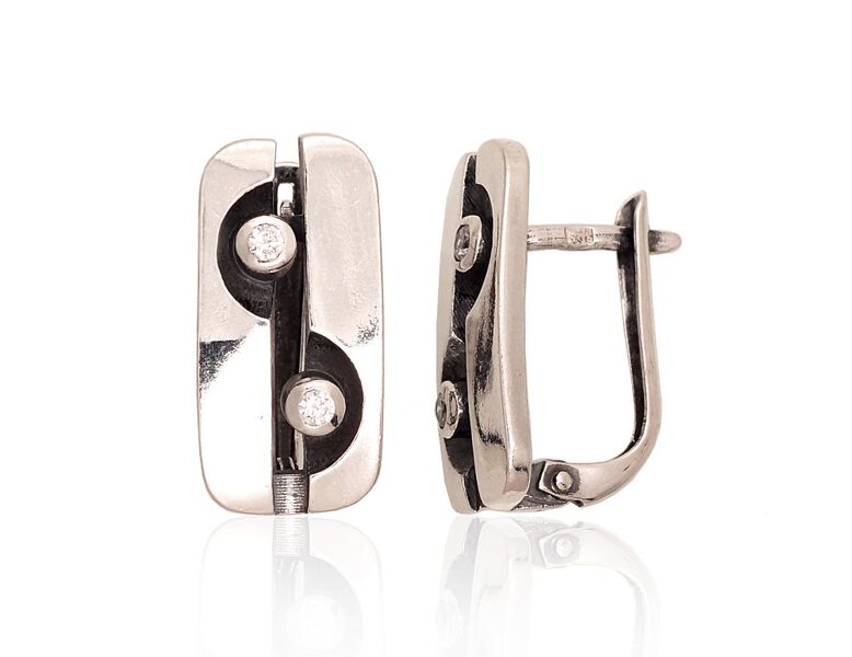 Silver earrings with English lock and zirconia, oxidized, 925° (21 mm)
