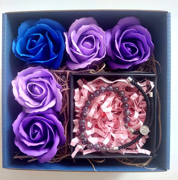 A Sweet Gift for Mom with Flowers
