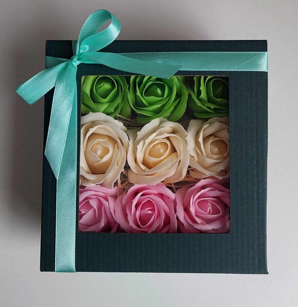 Bath Flowers in a Box - 9 Roses - Pink/Green