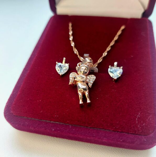 Серебряный набор украшений "Ангел с сердцем"