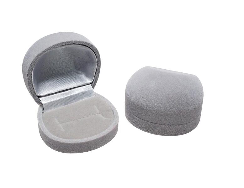 Pelēkā velūra dāvanu kārbiņa rotaslietām