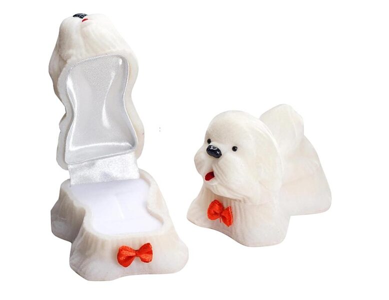 Dāvanu kārbiņa “Sunītis ar banti” bēšā krāsā juvelierizstrādājumiem