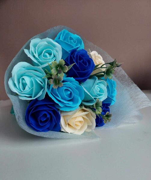 Dāvana absolventam vannas ziedi 11 rozes zils/gaiši zils